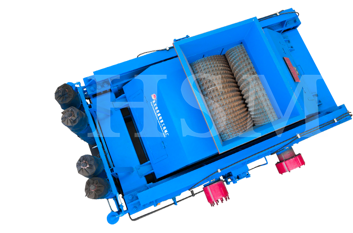 齒輥破碎機(jī)對(duì)輥破碎機(jī)、河卵石制砂機(jī)、石頭制砂機(jī)海報(bào)圖